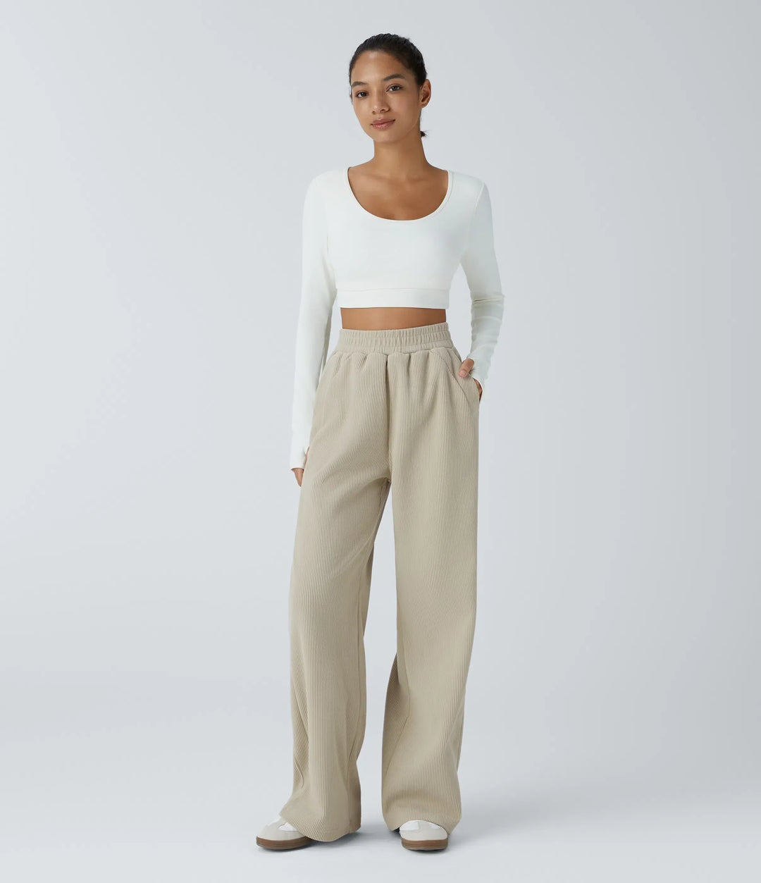 Zuzana | Paprastos velvetinės tiesios kelnės aukštu juosmeniu ir kišenėmis