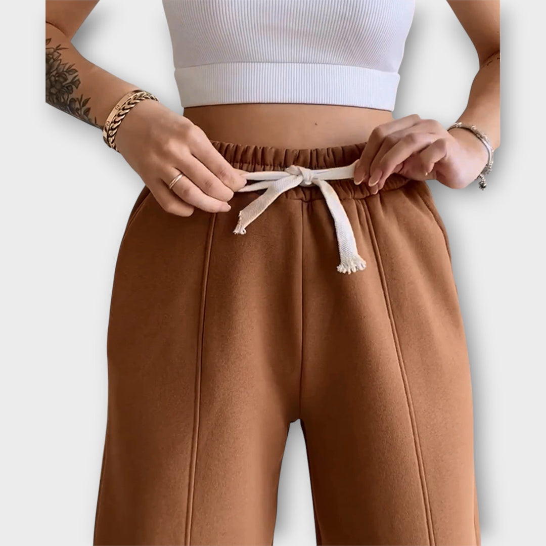 Lana | Rinkinys su sagomis ir elegantiška linija