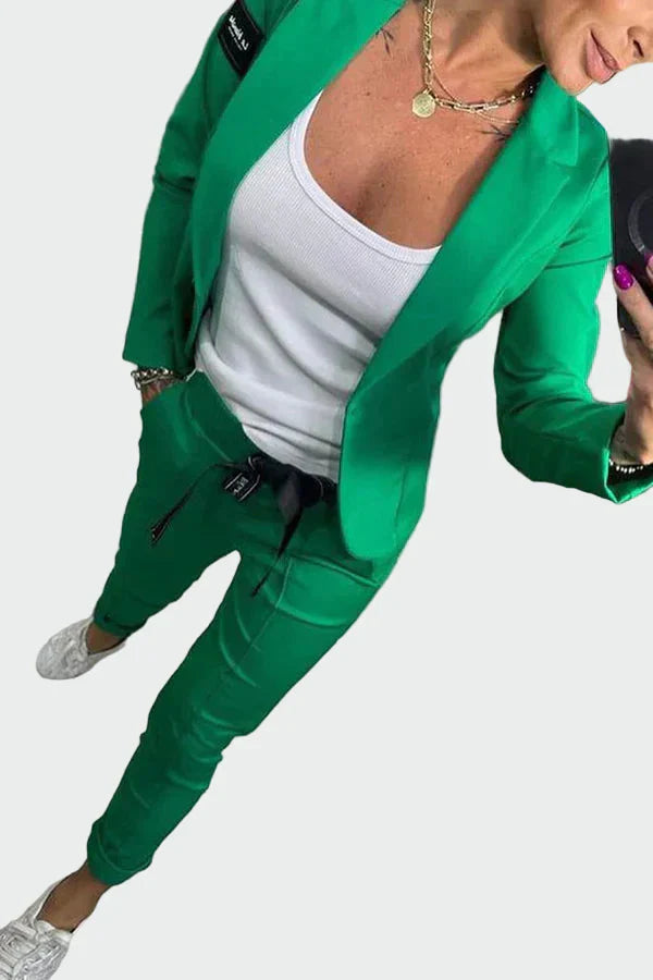 Rasti | Nepriekaištingai elegantiškas dviejų dalių kostiumo komplektas