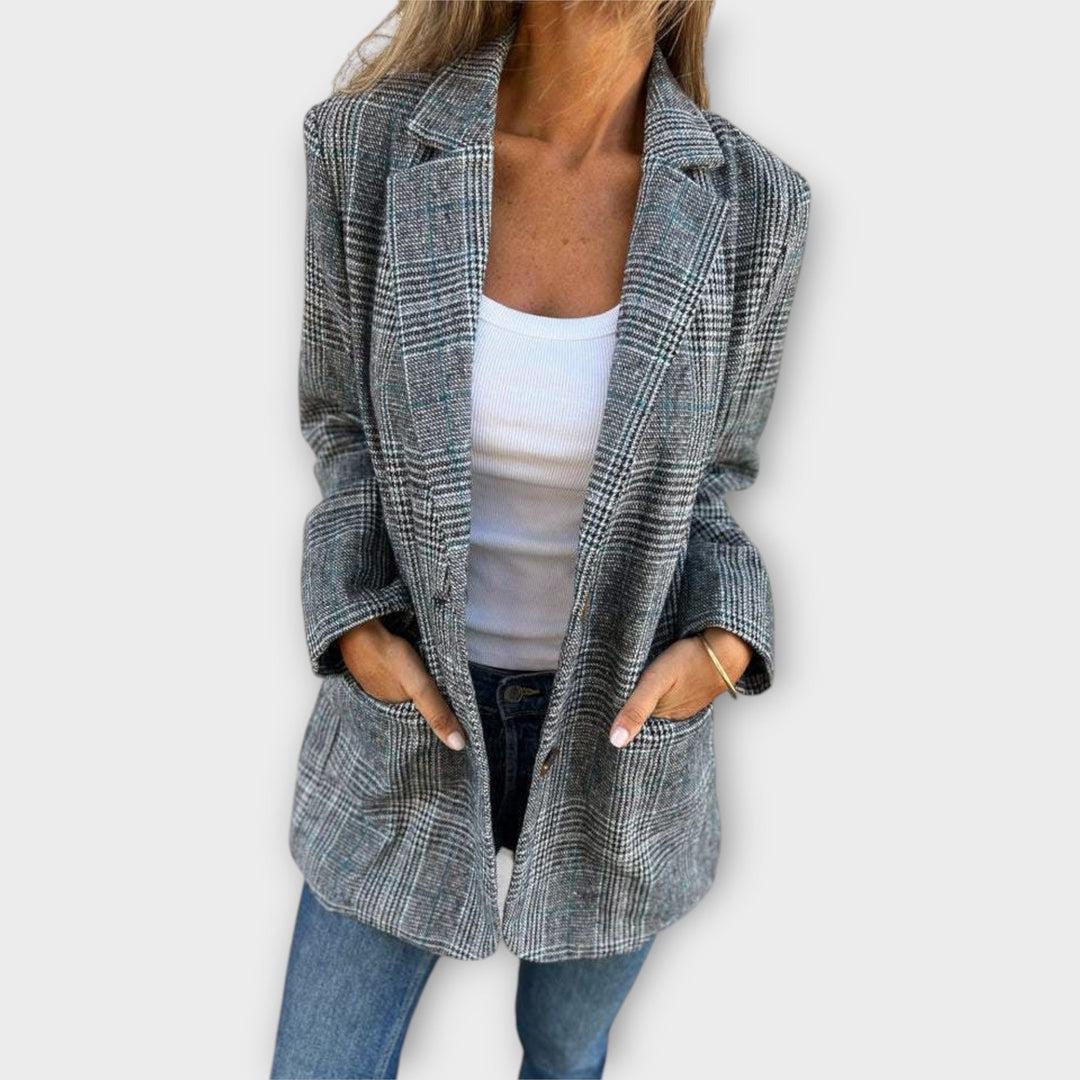 Gabija | Elegantiška klasikinio dizaino striukė