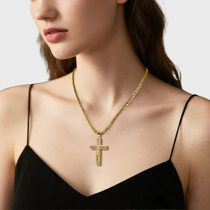Crucielle | Jėzaus kryžiaus pakabukas karoliai