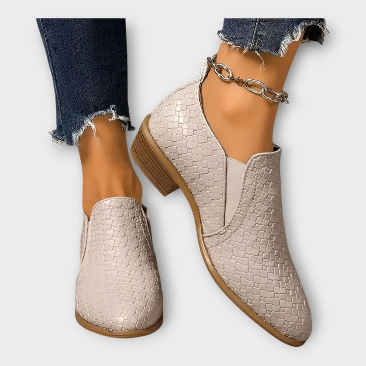 Aurelija - Žemakulniai Slip Ons