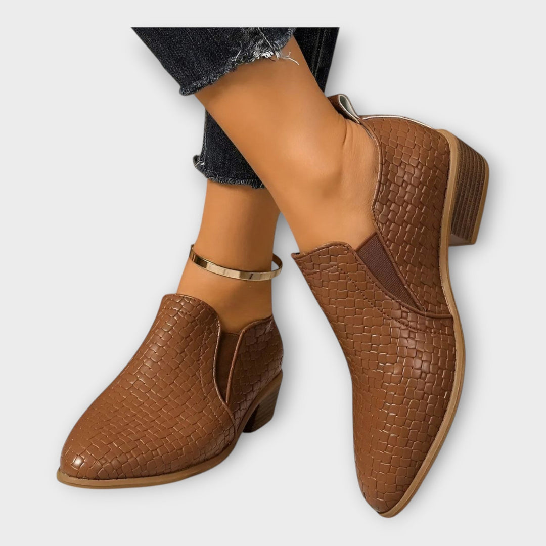 Aurelija - Žemakulniai Slip Ons