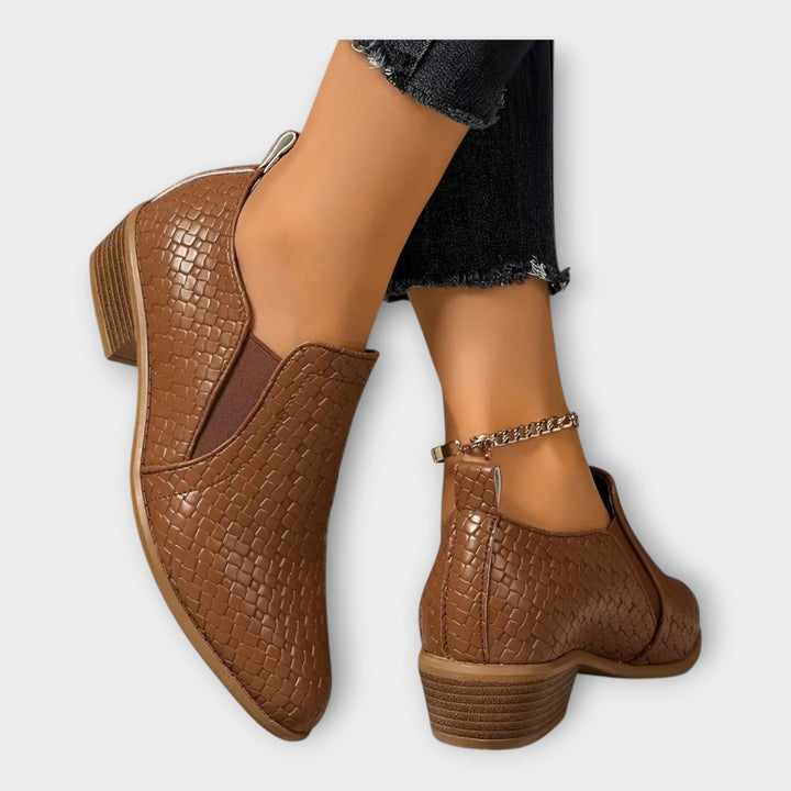 Aurelija - Žemakulniai Slip Ons