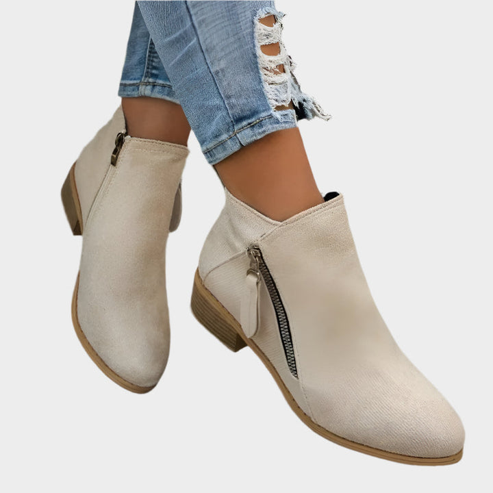 Urtė - Chelsea Boots Sale
