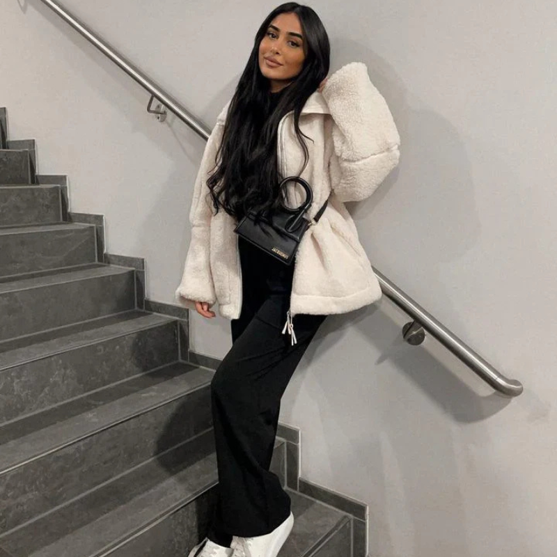 Aurelija - Minkštas pliušinis paltas