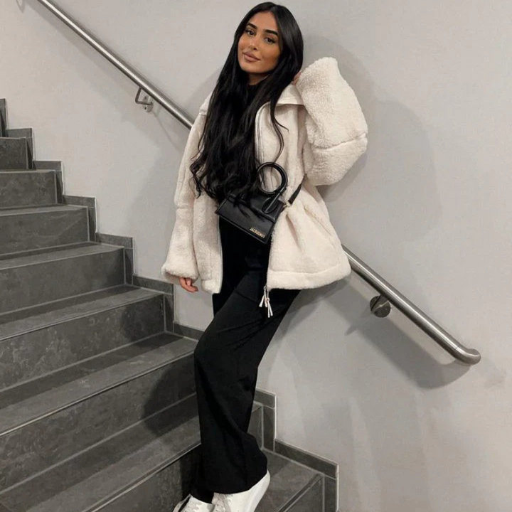 Aurelija - Minkštas pliušinis paltas