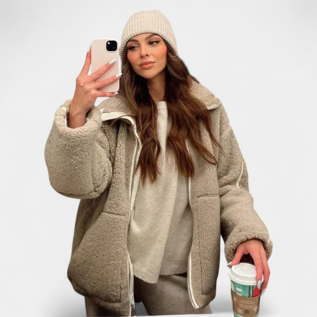 Aurelija - Minkštas pliušinis paltas