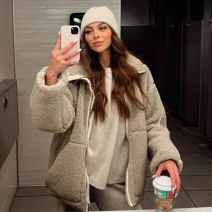 Aurelija - Minkštas pliušinis paltas