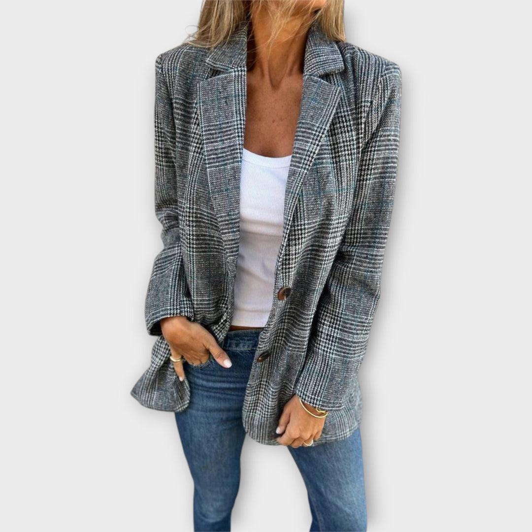 Gabija | Elegantiška klasikinio dizaino striukė