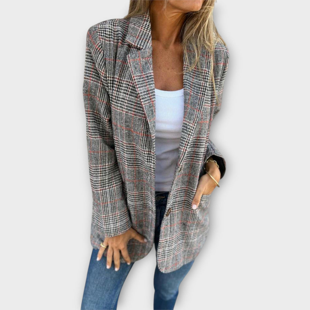 Gabija | Elegantiška klasikinio dizaino striukė