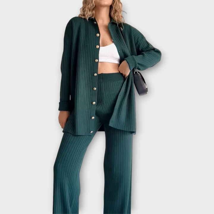 Elisa | Rinkinys su briaunotomis detalėmis ir elegantiška linija