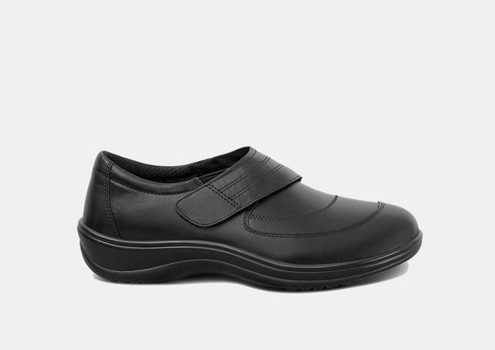 Emilija | Graži elegancija nesenstančios juodos spalvos