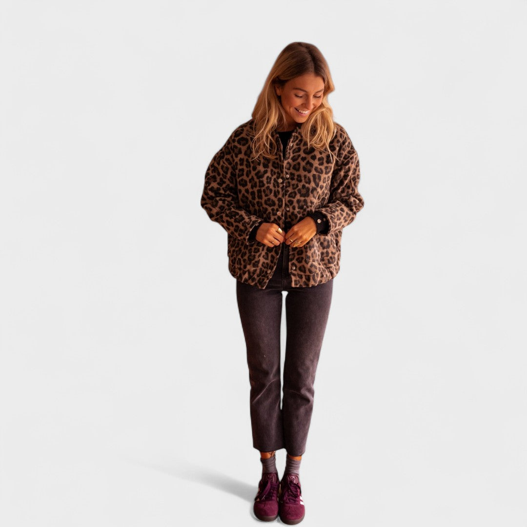Rožinė | Madinga striukė leopardo raštais