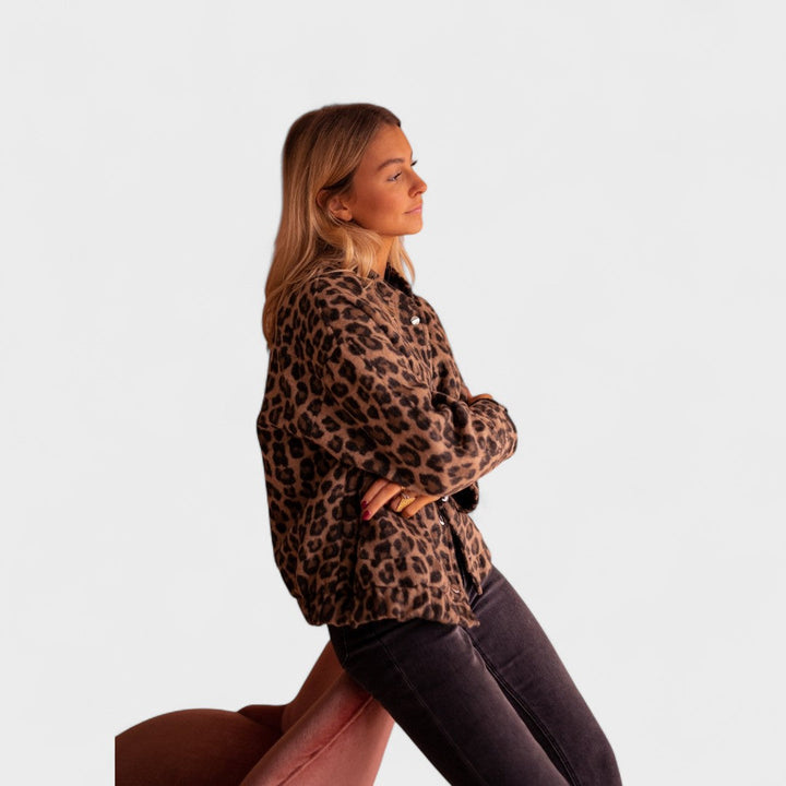 Rožinė | Madinga striukė leopardo raštais