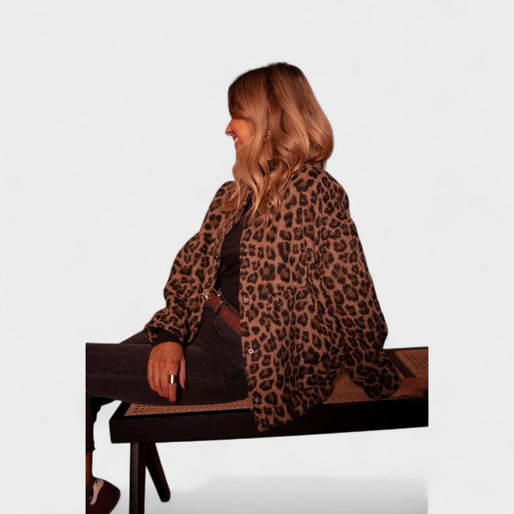 Rožinė | Madinga striukė leopardo raštais